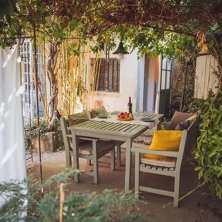 Ancienne Maison Des Gardes 2* Lourmarin